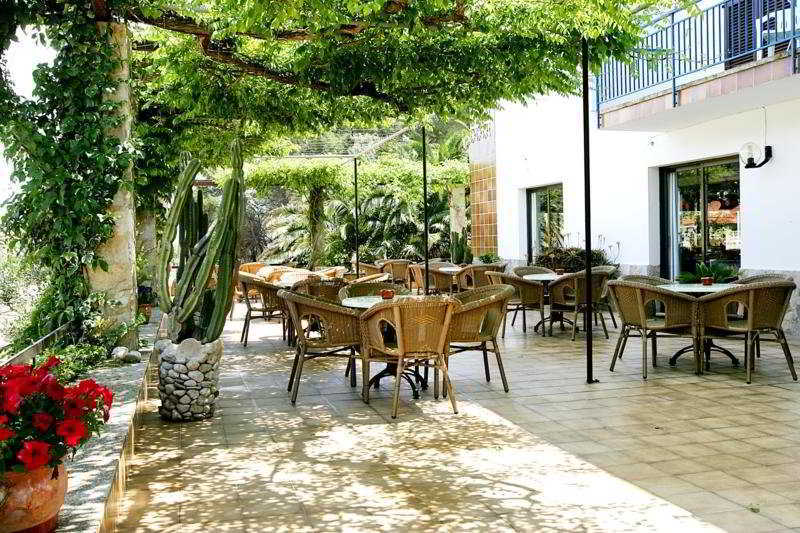 Cala de Sant Vicenc Boutique Hotel Oriola מראה חיצוני תמונה